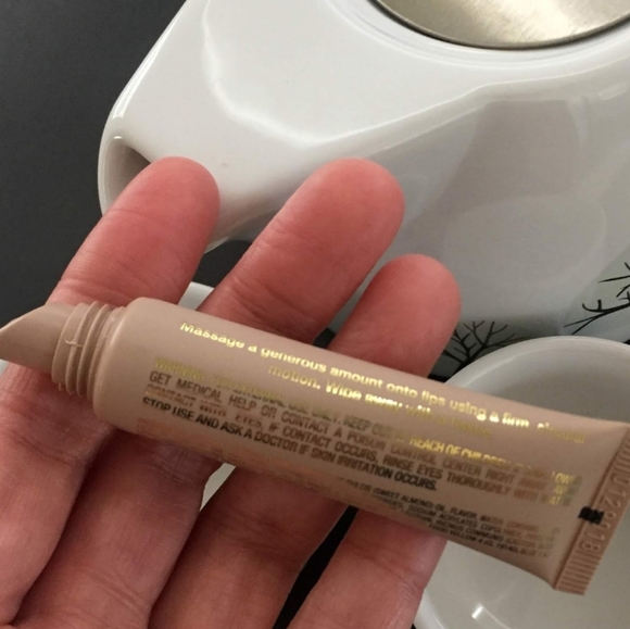 HOT COCOA Sara Happ DISCONTINUED The Lip Scrub NWOBOX - Picture 2 of 7